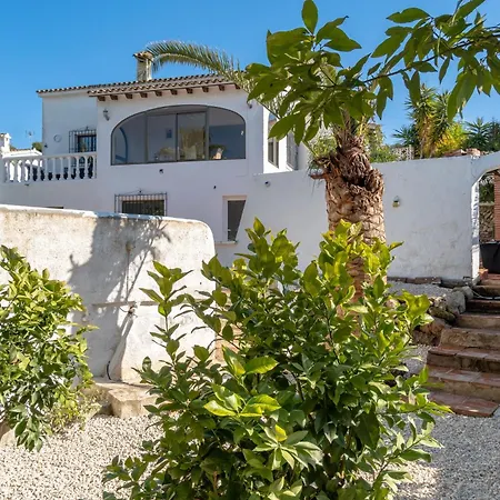 Casa Bendita - By Aldertons Villa *